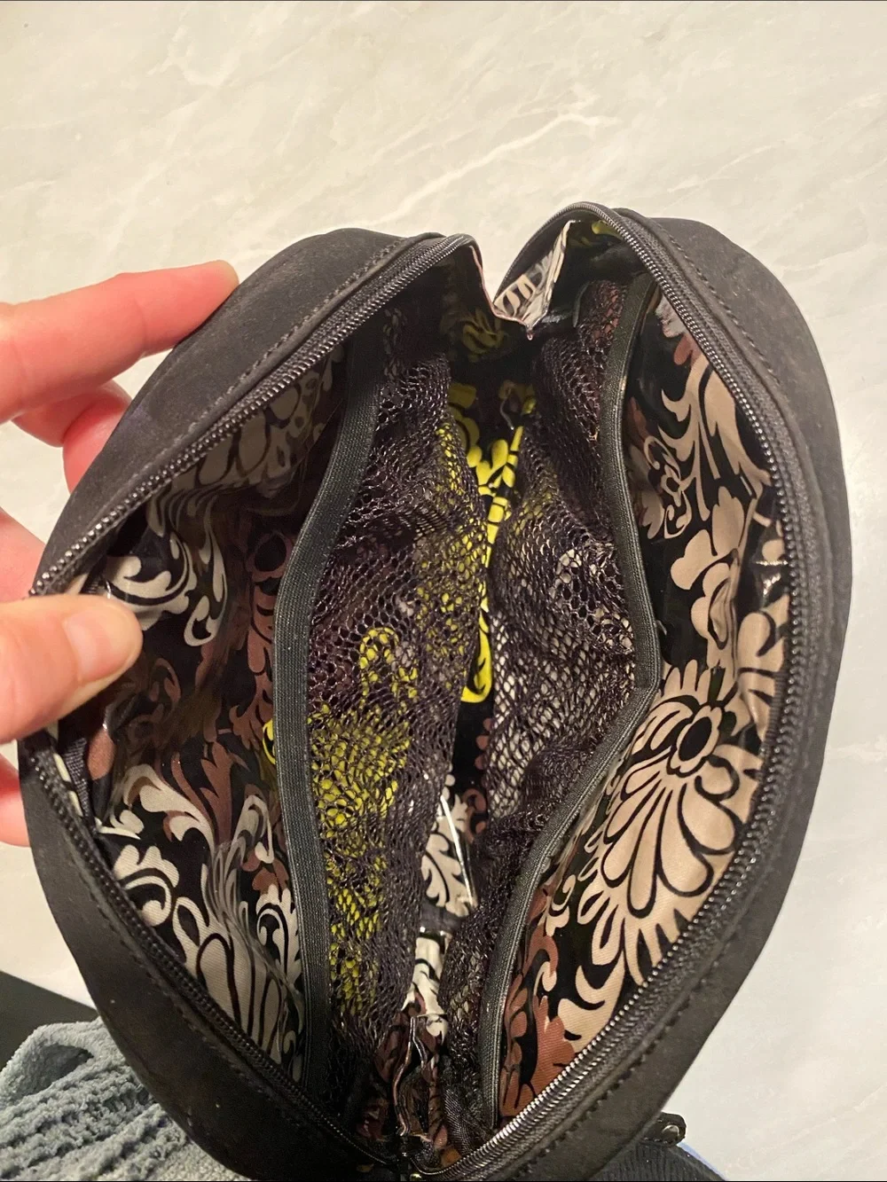 Vera Bradley Black Quilted Signature Cosmetic Case - Picture 3 of 6